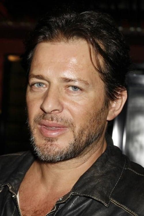 Costas Mandylor, intérprete de Mark Hoffman