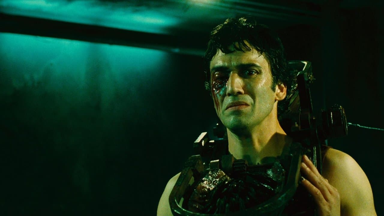 Michael com a máscara Vênus em Jogos Mortais II (2005)