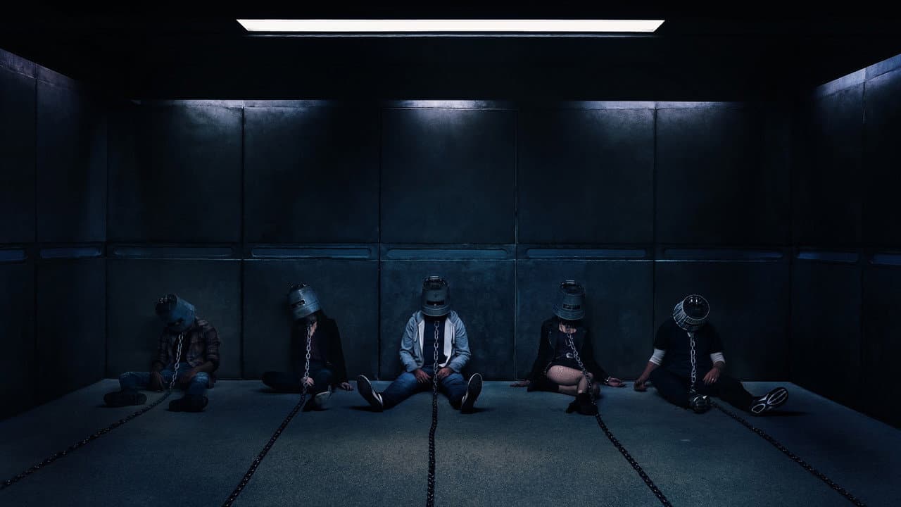 Os jogadores acorrentados no celeiro em Jogos Mortais: Jigsaw (2017)